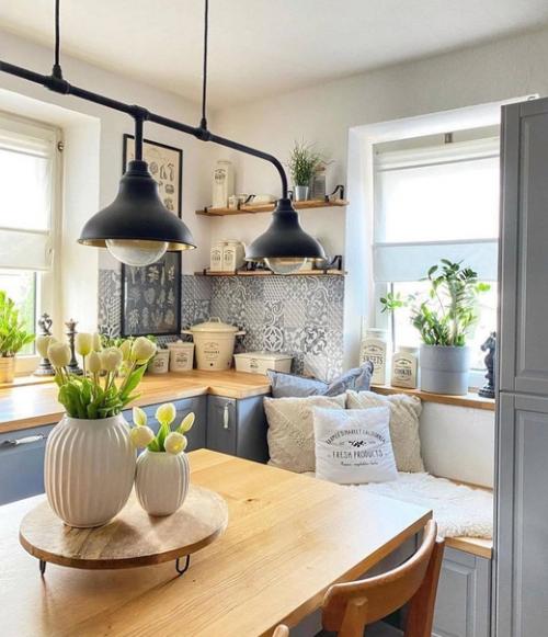 Интерьер кухни, выполненный в сером фасаде. 04