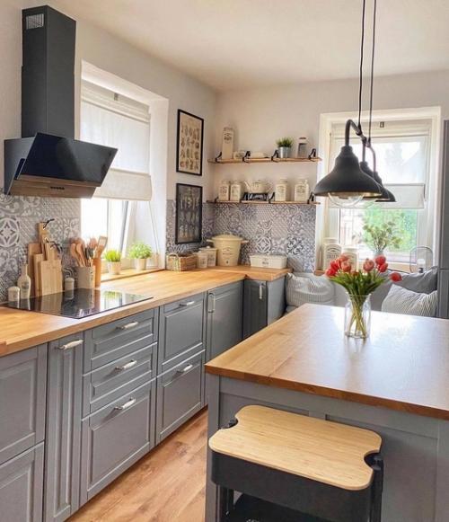 Интерьер кухни, выполненный в сером фасаде. 03