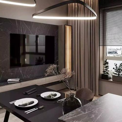 Это смелое решение для тех, кто предпочитает темные краски и необычный декор: сочетать коричневый цвет с черным мрамором. 05