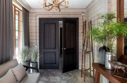 Как создать атмосферу легкой роскоши в деревянном доме. 03