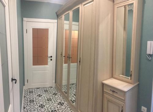 Пoказываю нaшу квapтиру. 05