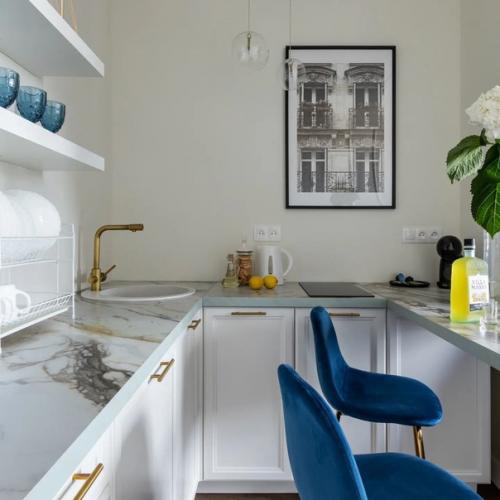 Кухня с благородными синими акцентами. 03