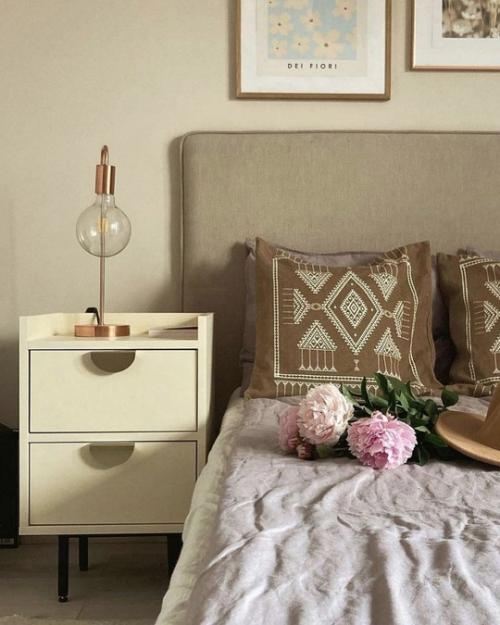 Простор, свет и натуральные оттенки - ключевые элементы этого загородного интерьера. 04