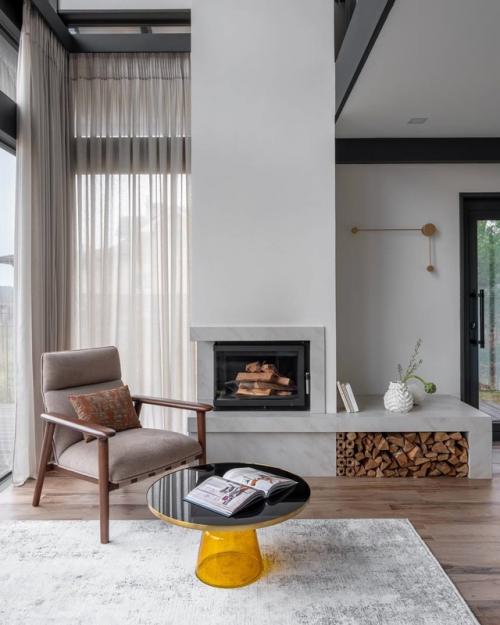 Всю жизнь хозяева жили в городской квартире, но мечта о собственном доме за городом стала реальностью. 09