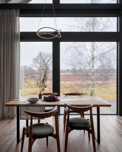 Всю жизнь хозяева жили в городской квартире, но мечта о собственном доме за городом стала реальностью. 08