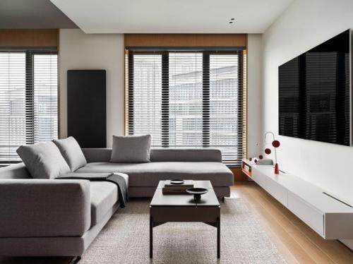 Сочетание серого и медного цветов на светлом фоне. 04