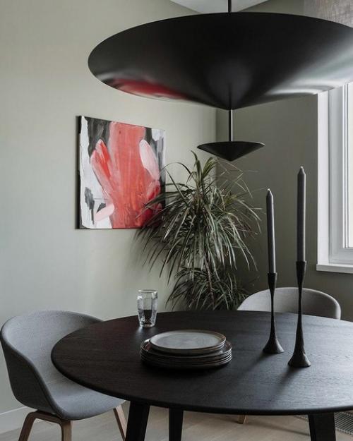 Неплохой проект.  Очень классно вписали арт в интерьер. 03