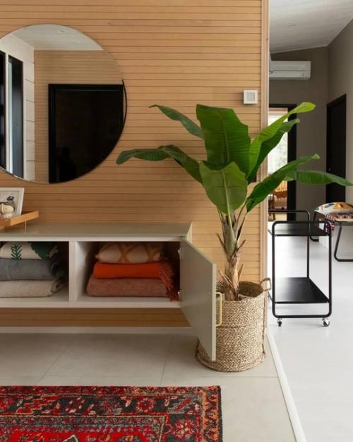 Современный, тёплый, с изюминкой интерьер загородного дома. 03