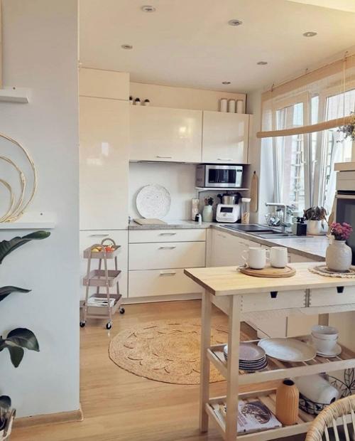 Очаровательная светлая кухня. 02