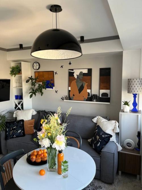 В этом проекте мы перепланировали небольшое пространство кухни - столовой площадью 14 кв. 06