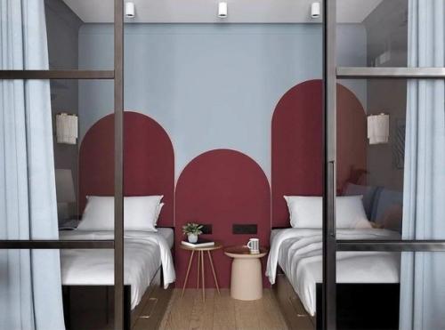 Наглядный пример, как небольшая хрущевка превратилась в стильную ягодную студию. 02