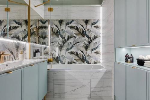 Это изысканное пространство, в котором классическая архитектурная основа гармонично сочетается с актуальными дизайнерскими решениями. 08