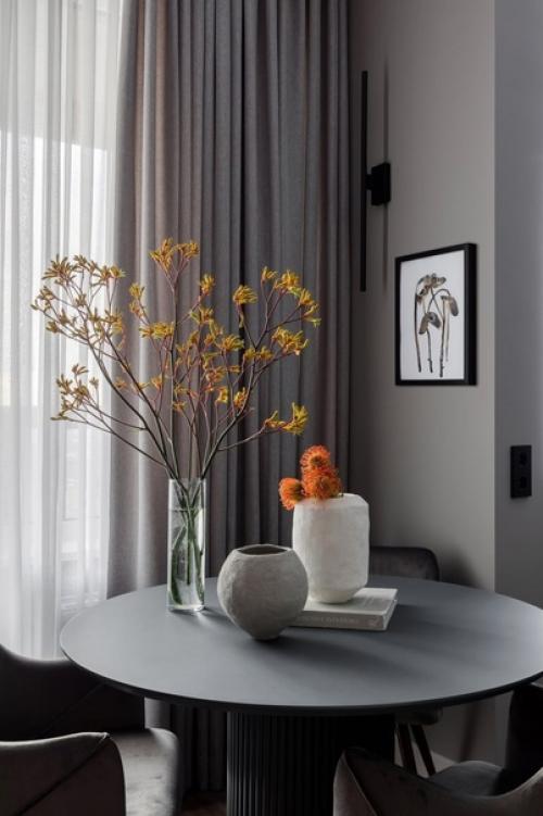 Наглядный пример, что и из типовой однушки можно сделать комфортную студию. 02