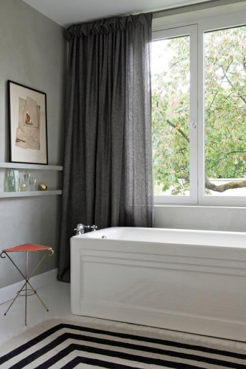 Спокойные интерьер и необычные акцентные стены. 07