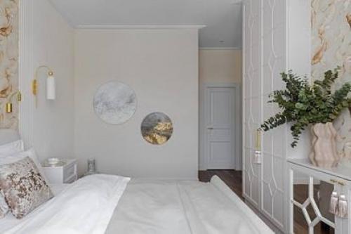 Это изысканное пространство, в котором классическая архитектурная основа гармонично сочетается с актуальными дизайнерскими решениями. 07