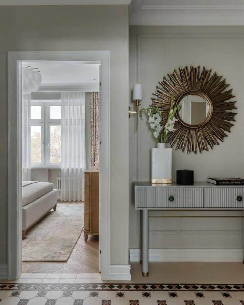 Интерьер выполненный в стиле современной классики, которая стала основным стилистическим направлением с самого начала. 06