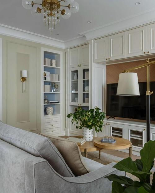 Интерьер выполненный в стиле современной классики, которая стала основным стилистическим направлением с самого начала. 04