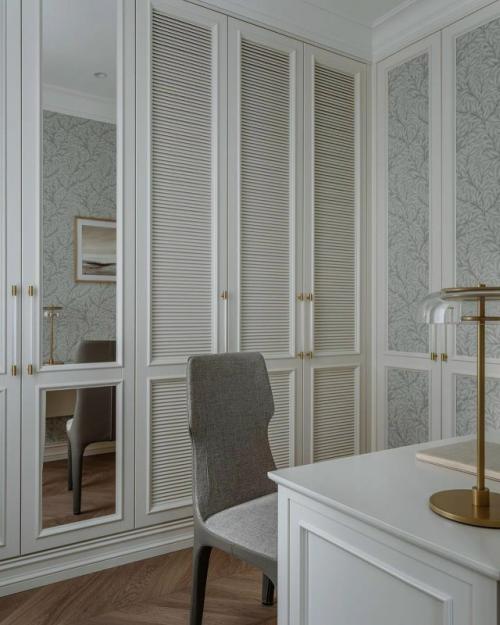 Интерьер выполненный в стиле современной классики, которая стала основным стилистическим направлением с самого начала. 03