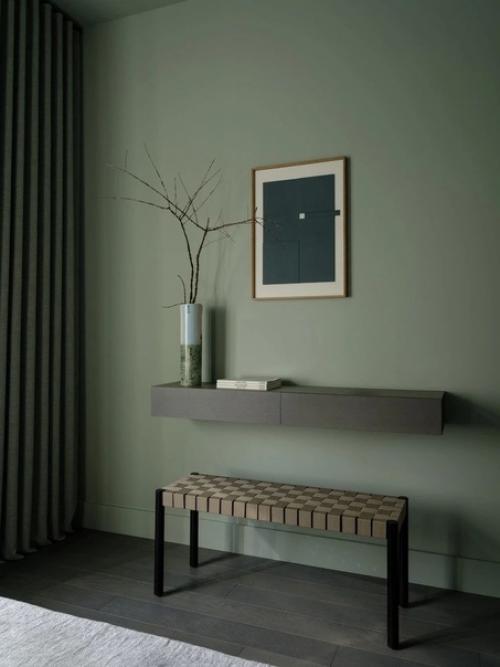 Уютный интерьер, окутывающий своих владельцев мягкими серо-зелеными тонами. 09