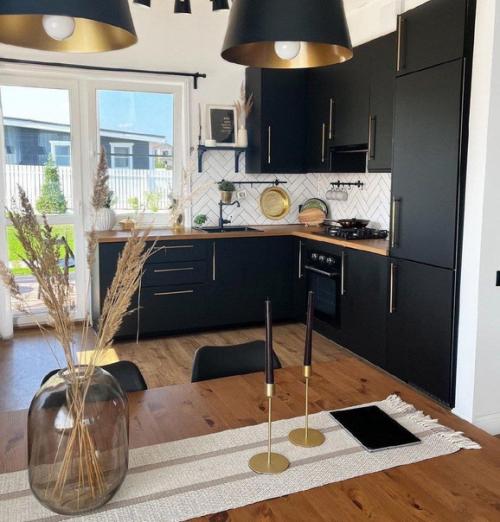 Кухня - гостиная в загородном доме. 01