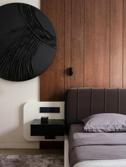 Это интерьер, в котором современные формы и сдержанная элегантность переплетаются с атмосферой загадочности. 06