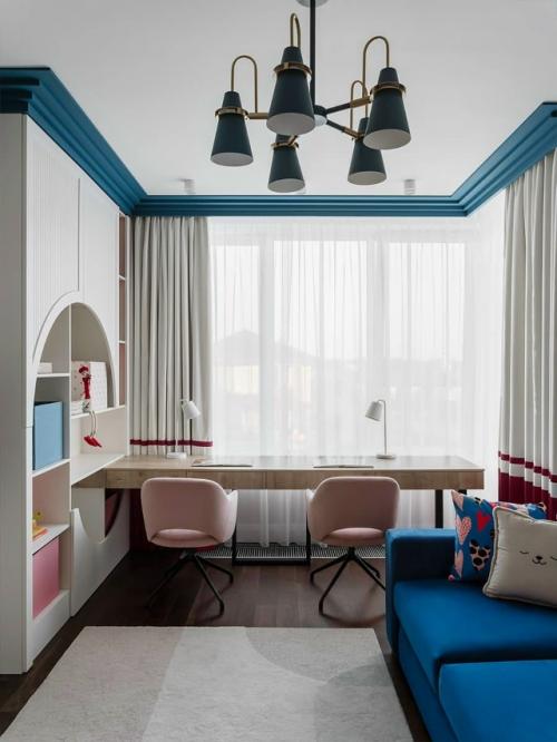 Современный и функциональный загородный дом с элементами классики и яркими акцентами сочетает в себе удобство, гармонию и выразительный дизайн. 01