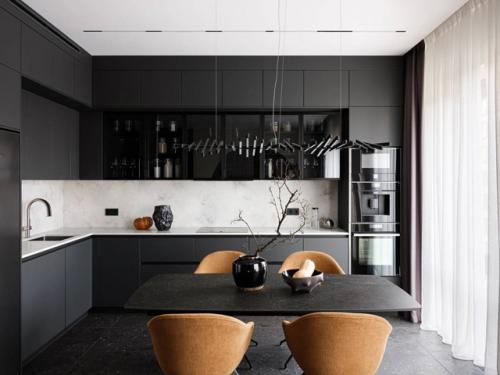 Это интерьер, в котором современные формы и сдержанная элегантность переплетаются с атмосферой загадочности. 09