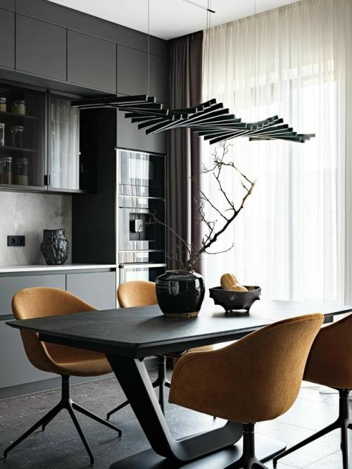 Это интерьер, в котором современные формы и сдержанная элегантность переплетаются с атмосферой загадочности. 04