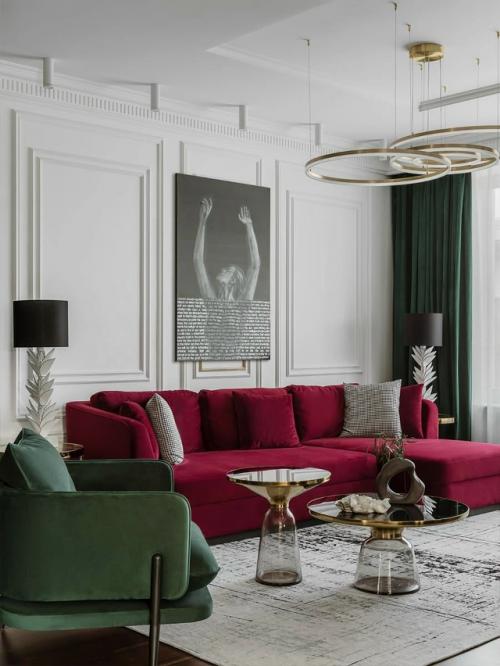 Современный и функциональный загородный дом с элементами классики и яркими акцентами сочетает в себе удобство, гармонию и выразительный дизайн. 05