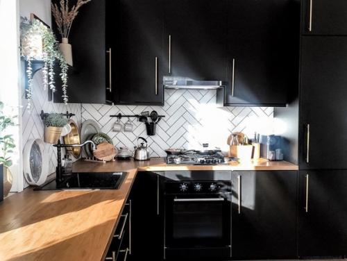 Кухня - гостиная в загородном доме. 05