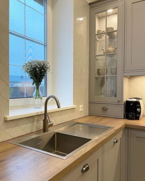 Кухня, в которой просторно - это удача. 07