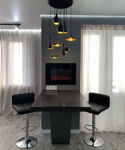 Серый цвет стильно смотрится, но жить в сером - на любителя. 05