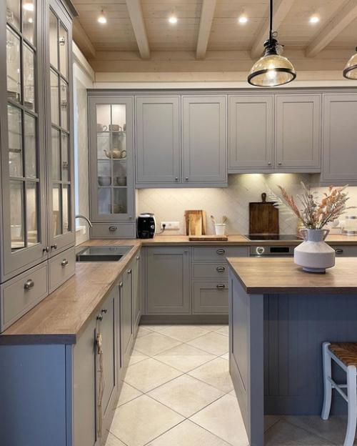 Кухня, в которой просторно - это удача. 06