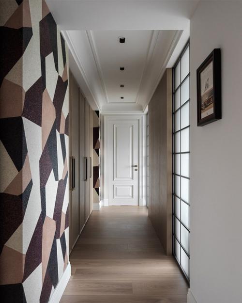 Эстетика европейских арт - галерей органично вписалась в контекст московской Сталинки. 06