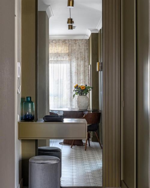 Очень необычное сочетания цветов, фактур, форм, но мне нравится как всё смотрится вместе. 07