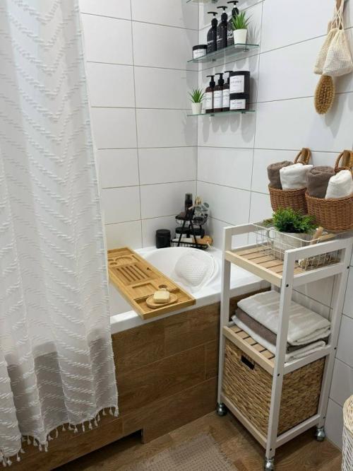 Обновлённая ванная комната получилась светлой, аккуратной и очень уютной. 08