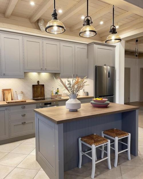 Кухня, в которой просторно - это удача. 02