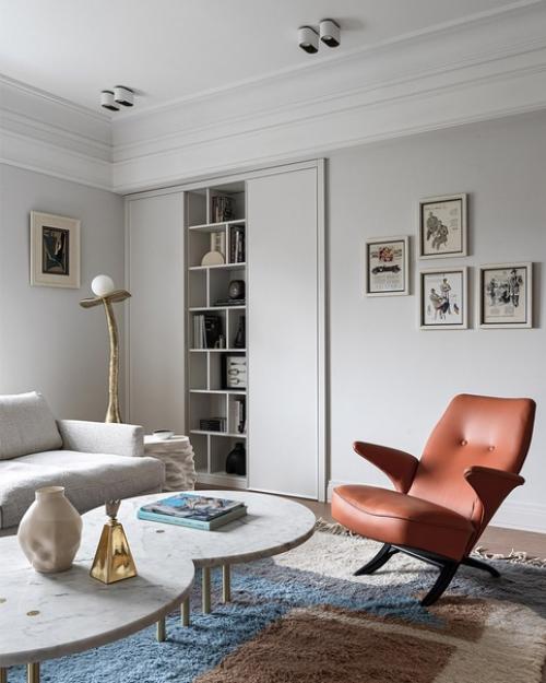 Эстетика европейских арт - галерей органично вписалась в контекст московской Сталинки. 01