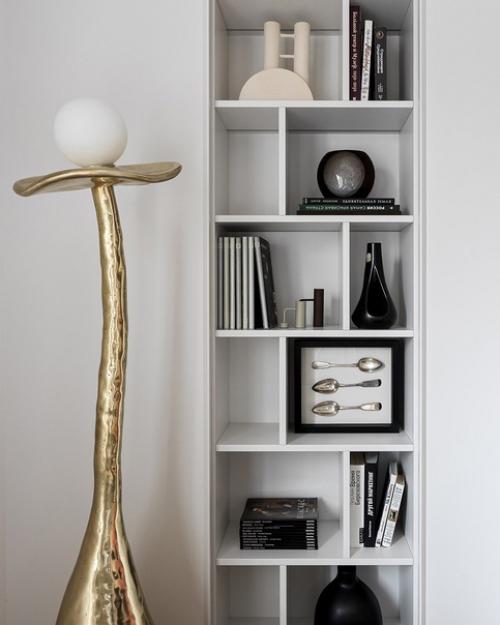 Эстетика европейских арт - галерей органично вписалась в контекст московской Сталинки. 04