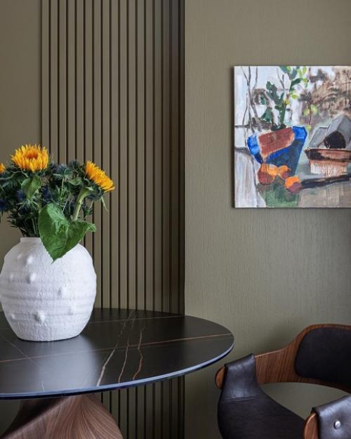 Очень необычное сочетания цветов, фактур, форм, но мне нравится как всё смотрится вместе. 01