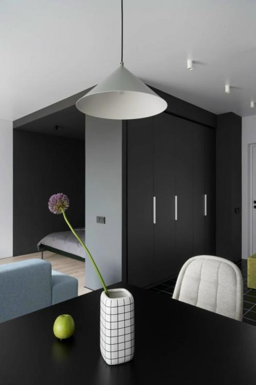 Этот проект - квартира для студентки консерватории, где каждая деталь продумана под компактное пространство и активный образ жизни. 06