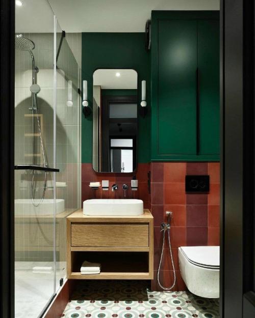 На площади 56 кв. 05