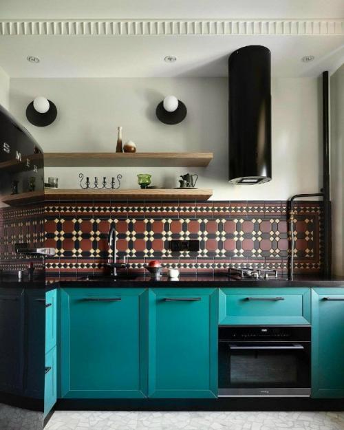 На площади 56 кв. 06