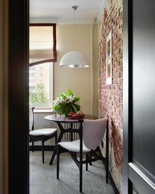 На площади 56 кв. 08