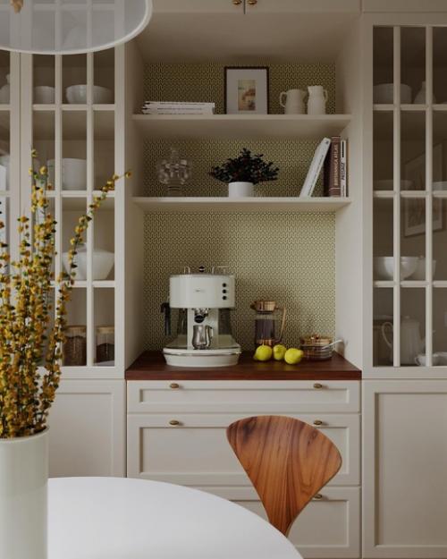 Светлая кухня.  Жить в интерьере, залитом солнечным светом, где царит чистота и уют, приятно.