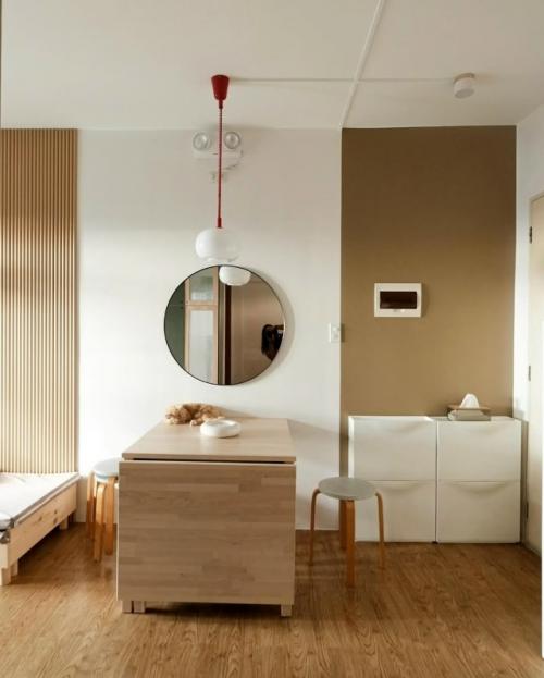 Эта небольшая квартира - наглядный пример того, как даже компактное пространство может стать уютным домом для большой семьи. 08