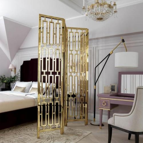 Классический интерьер дома, который соединил в себе роскошные детали, идеальную выверенность пропорций, гармонию форм. 05