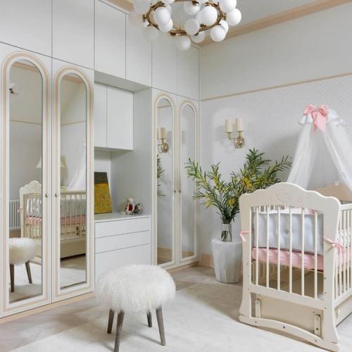 Классический интерьер дома, который соединил в себе роскошные детали, идеальную выверенность пропорций, гармонию форм. 06