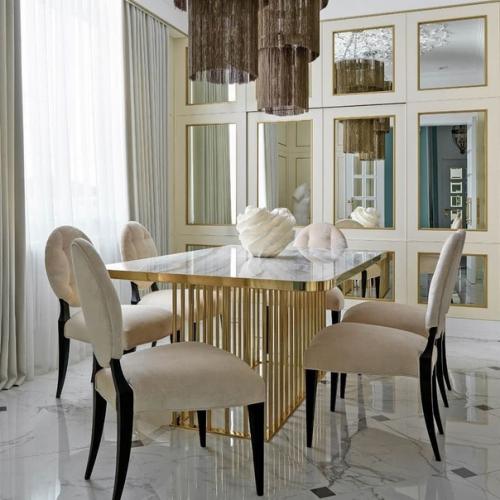 Классический интерьер дома, который соединил в себе роскошные детали, идеальную выверенность пропорций, гармонию форм. 03