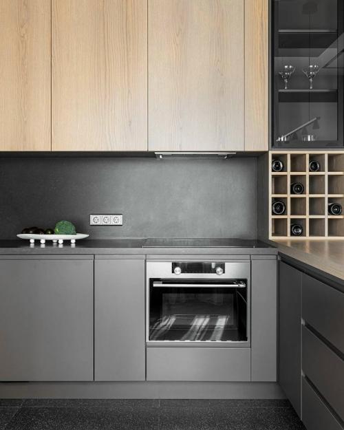 Квартира в спокойной бежевой гамме стала уютным и гармоничным пространством для молодой семьи. 01